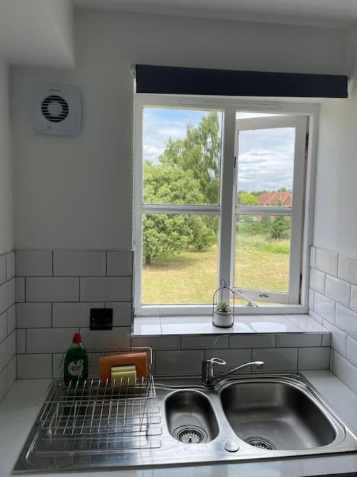 Grays Serviced Apartment Stifford Eksteriør billede