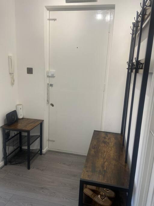 Grays Serviced Apartment Stifford Eksteriør billede